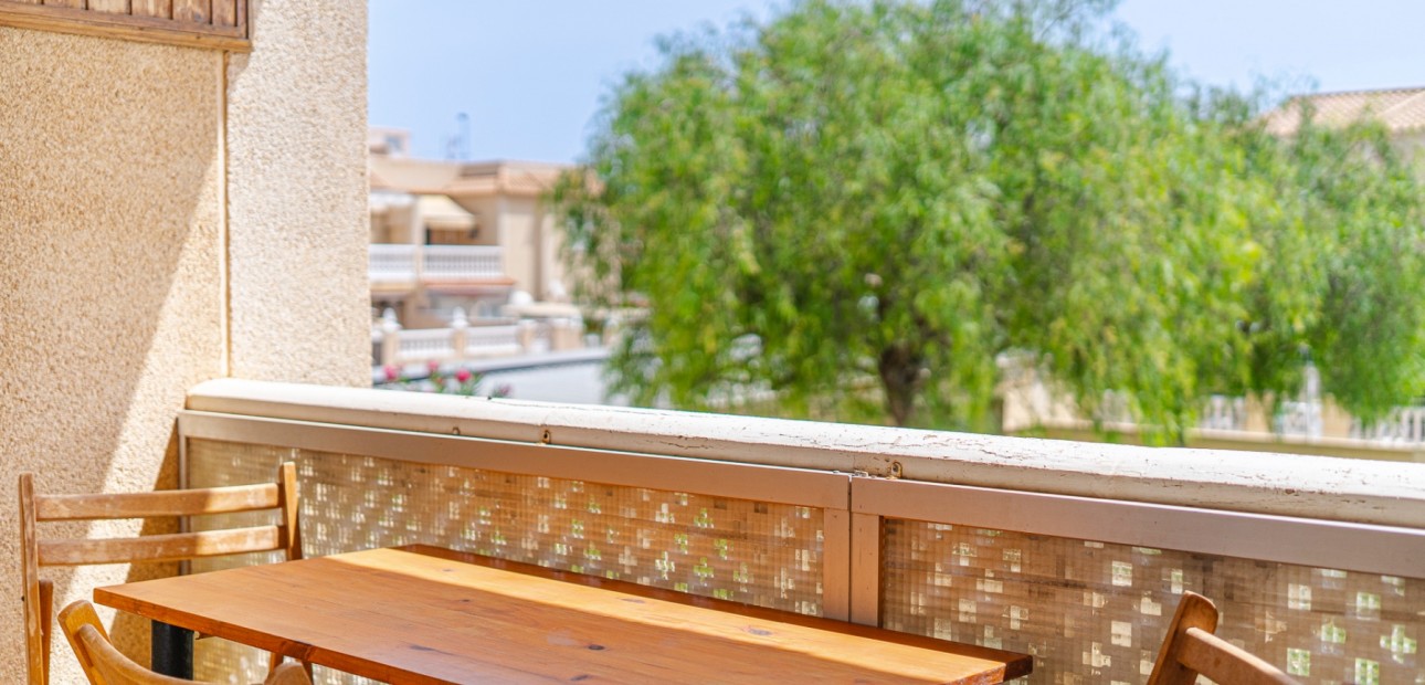 Sale - Apartment / flat -
Torrevieja - Torrevieja - Centre
