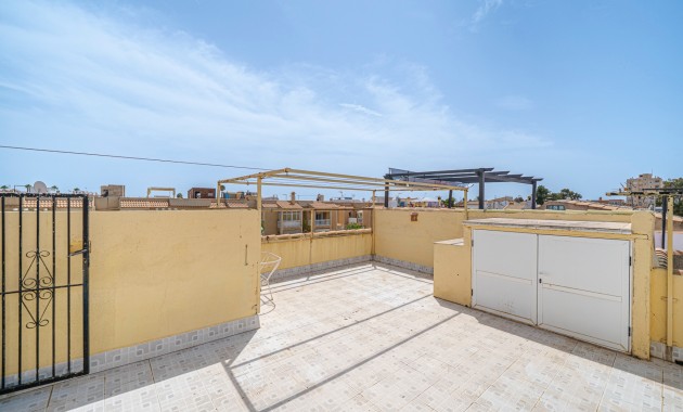 Sale - Apartment / flat -
Torrevieja - Torrevieja - Centre