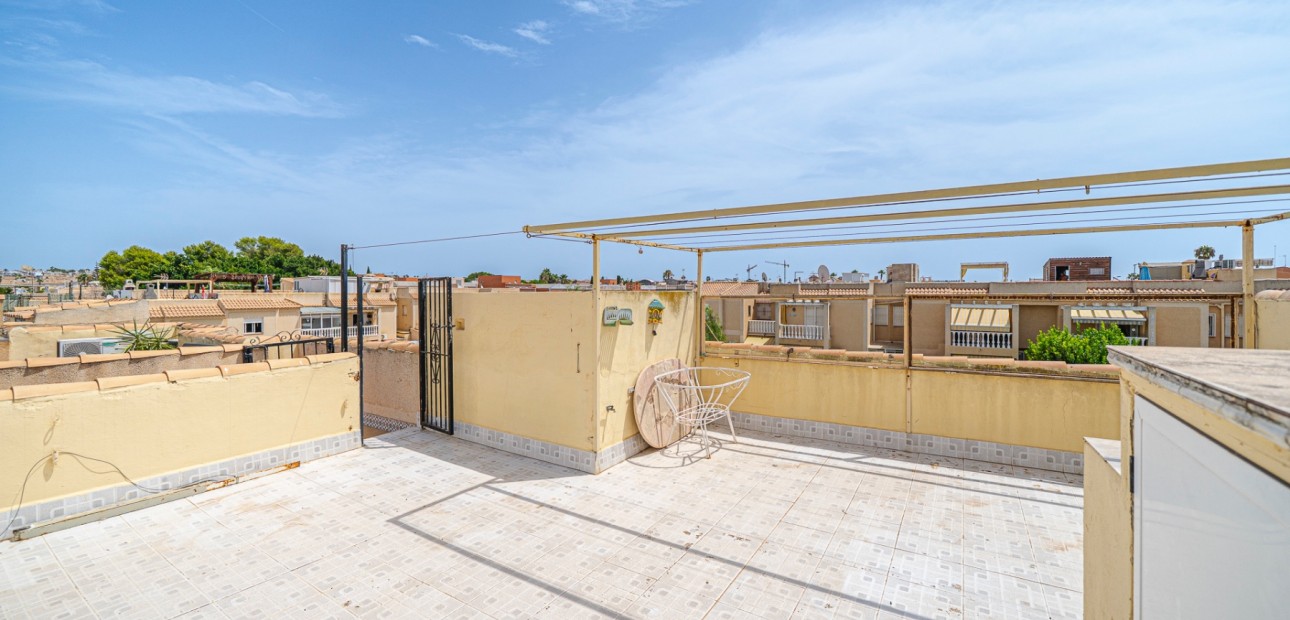 Sale - Apartment / flat -
Torrevieja - Torrevieja - Centre
