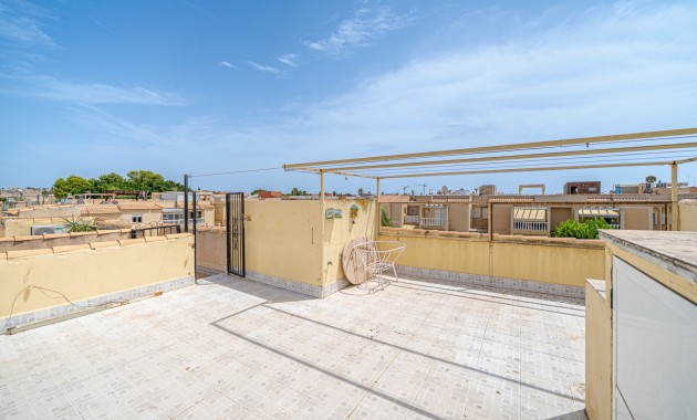 Sale - Apartment / flat -
Torrevieja - Torrevieja - Centre