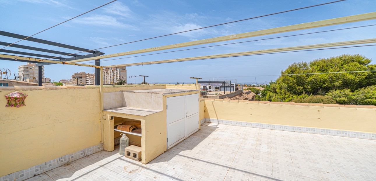 Sale - Apartment / flat -
Torrevieja - Torrevieja - Centre