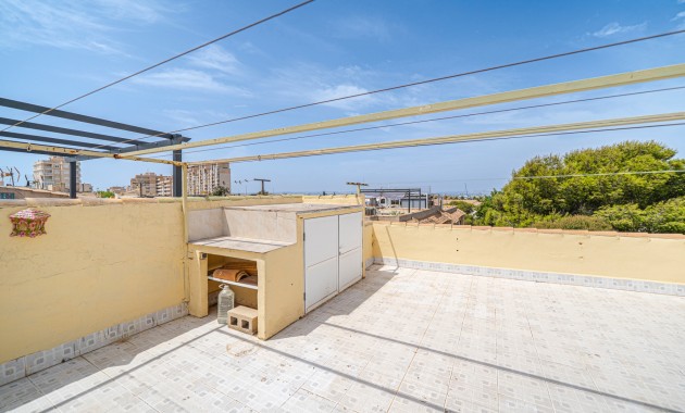 Sale - Apartment / flat -
Torrevieja - Torrevieja - Centre