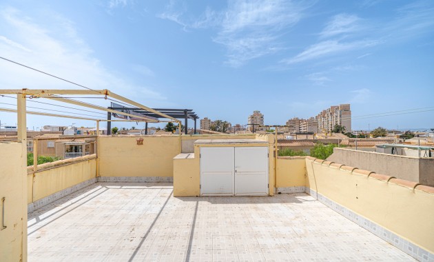 Sale - Apartment / flat -
Torrevieja - Torrevieja - Centre