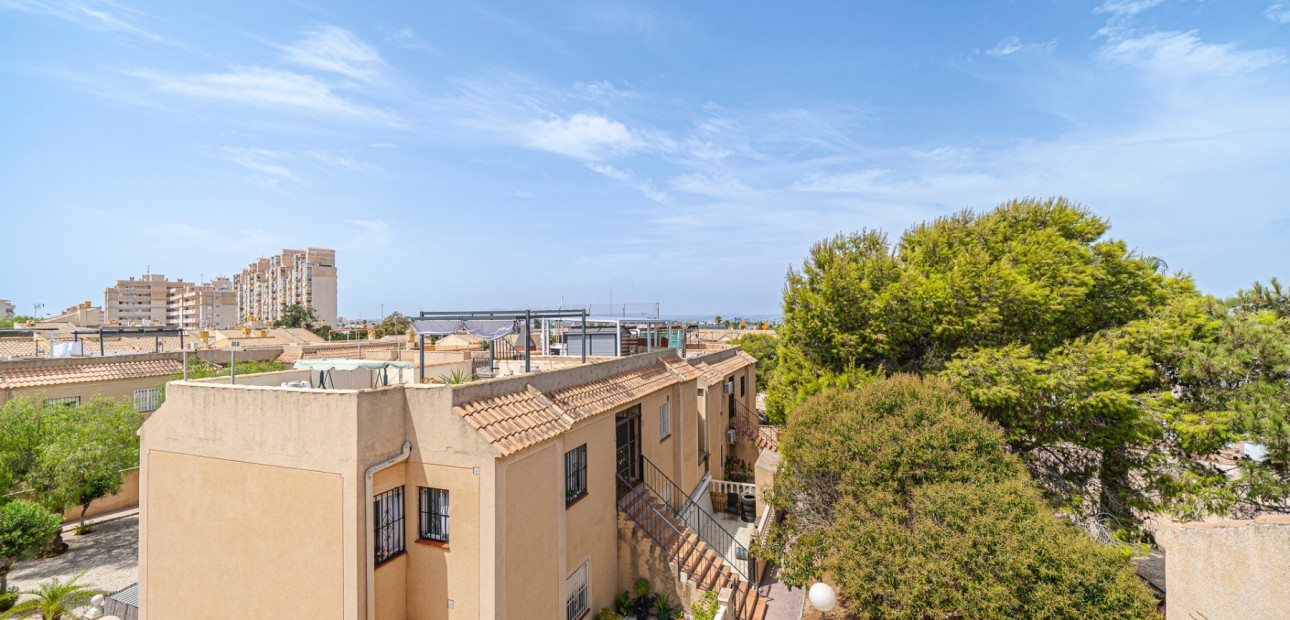 Sale - Apartment / flat -
Torrevieja - Torrevieja - Centre