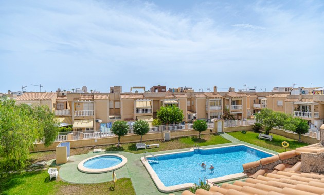 Sale - Apartment / flat -
Torrevieja - Torrevieja - Centre