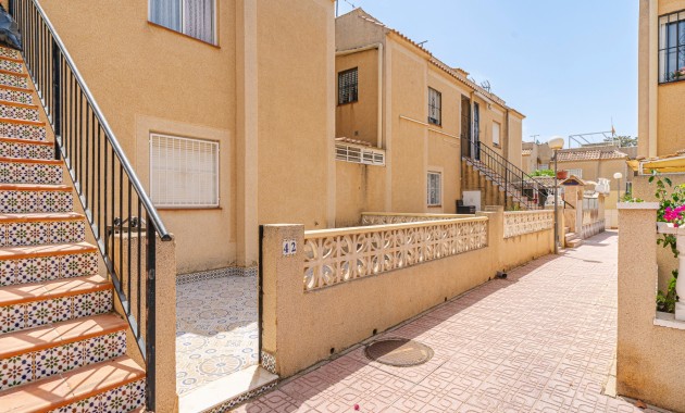 Sale - Apartment / flat -
Torrevieja - Torrevieja - Centre