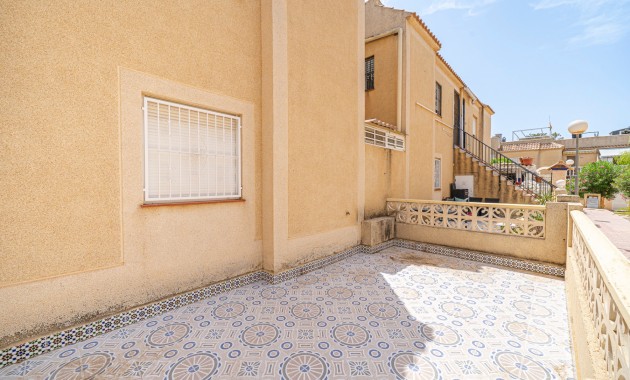 Sale - Apartment / flat -
Torrevieja - Torrevieja - Centre