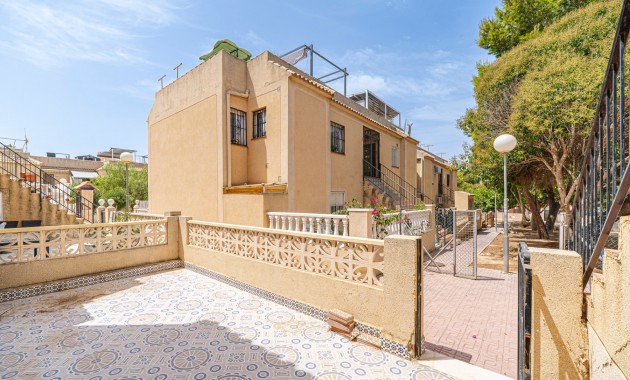 Sale - Apartment / flat -
Torrevieja - Torrevieja - Centre
