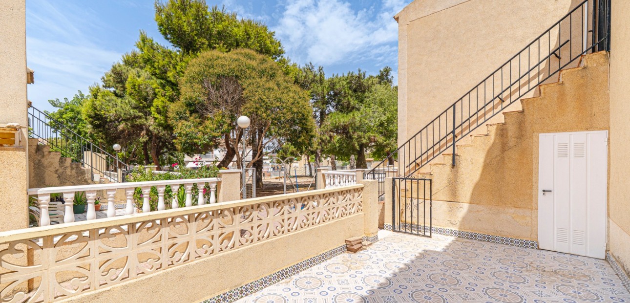 Sale - Apartment / flat -
Torrevieja - Torrevieja - Centre