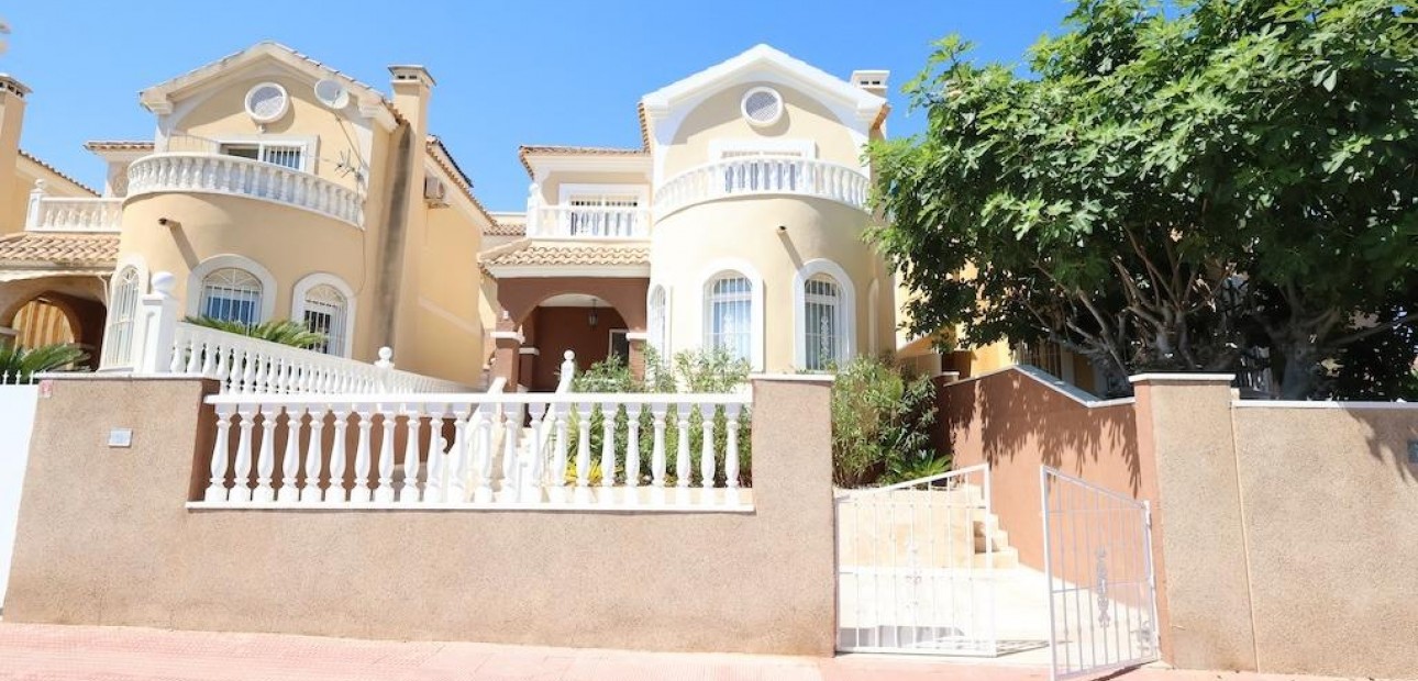 Venta - Villa -
Orihuela Costa - Las Filipinas