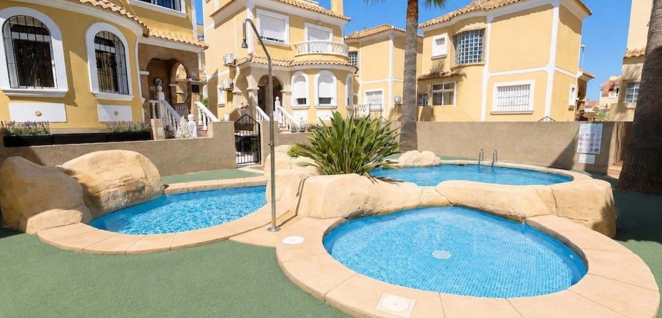 Venta - Villa -
Orihuela Costa - Las Filipinas