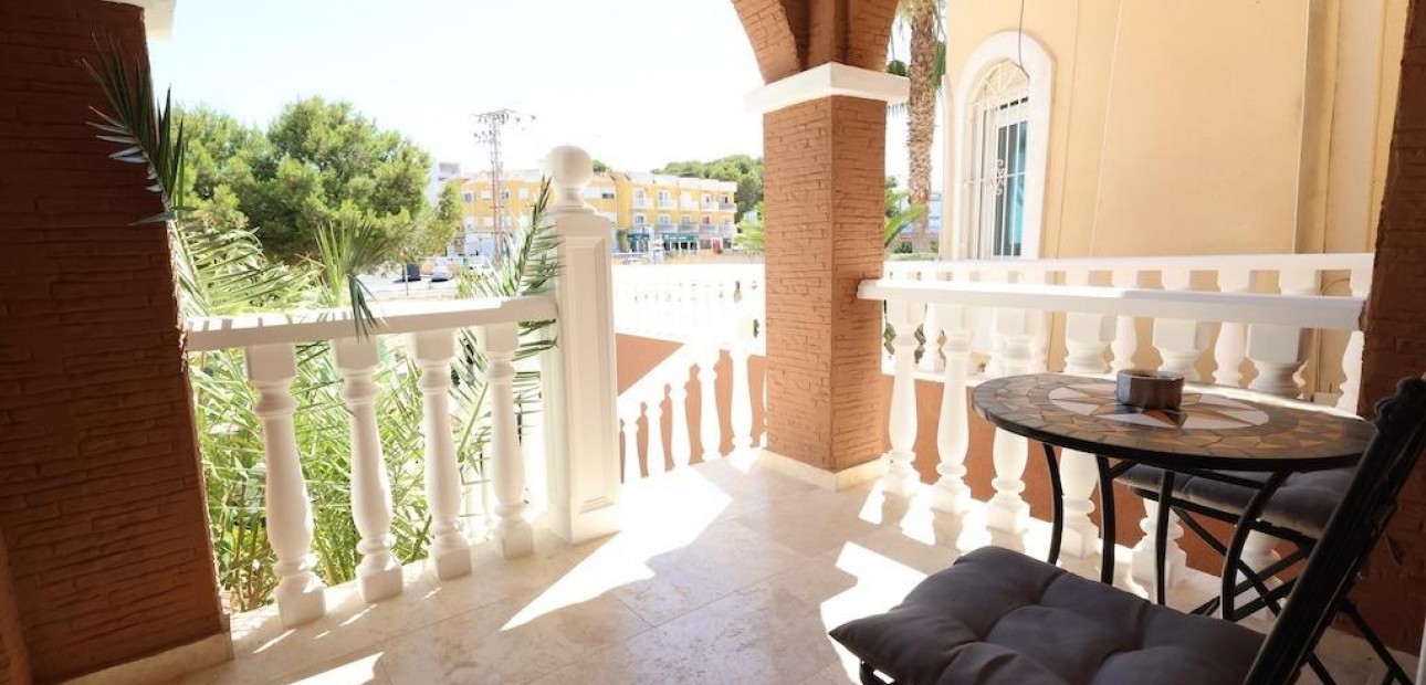 Venta - Villa -
Orihuela Costa - Las Filipinas