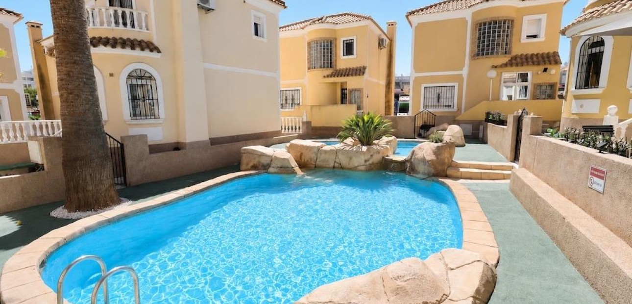 Venta - Villa -
Orihuela Costa - Las Filipinas