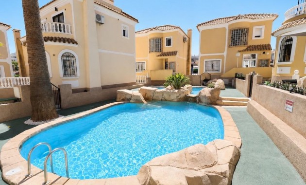 Venta - Villa -
Orihuela Costa - Las Filipinas