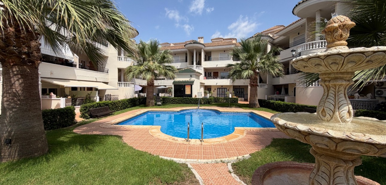 Venta - Apartamento / piso -
Jacarilla