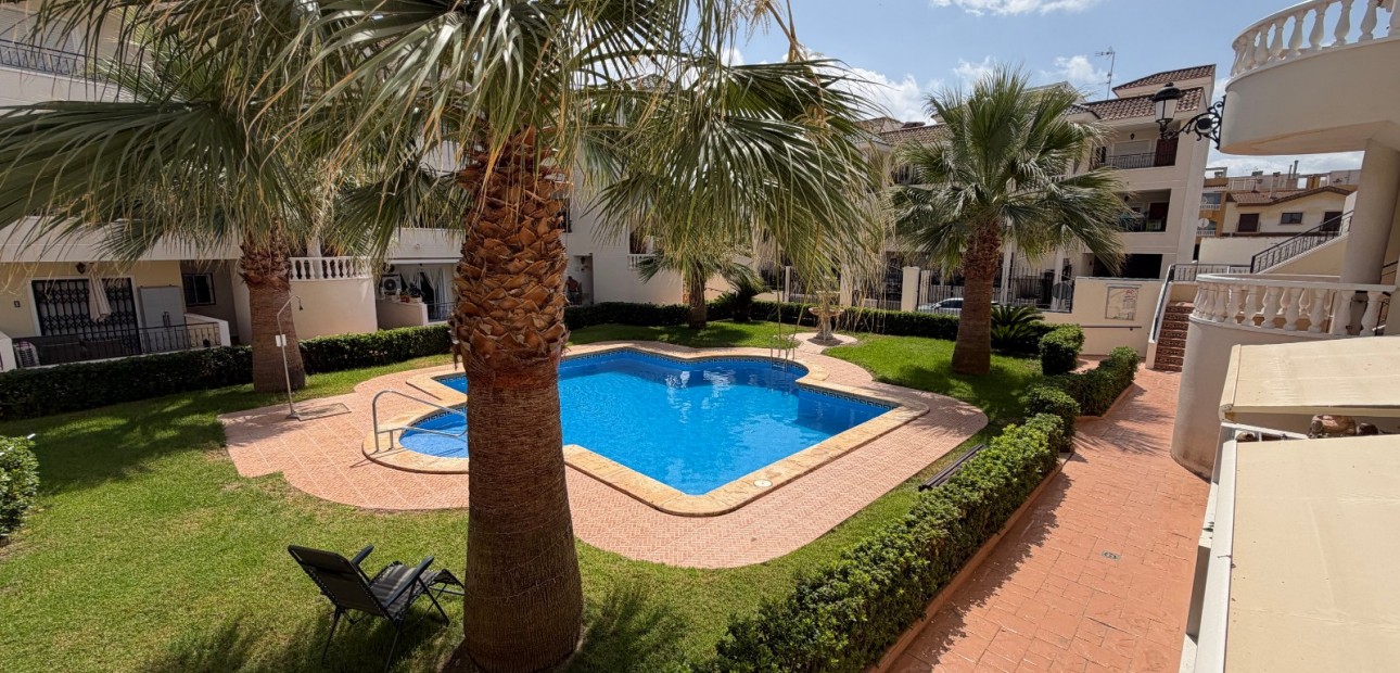 Venta - Apartamento / piso -
Jacarilla