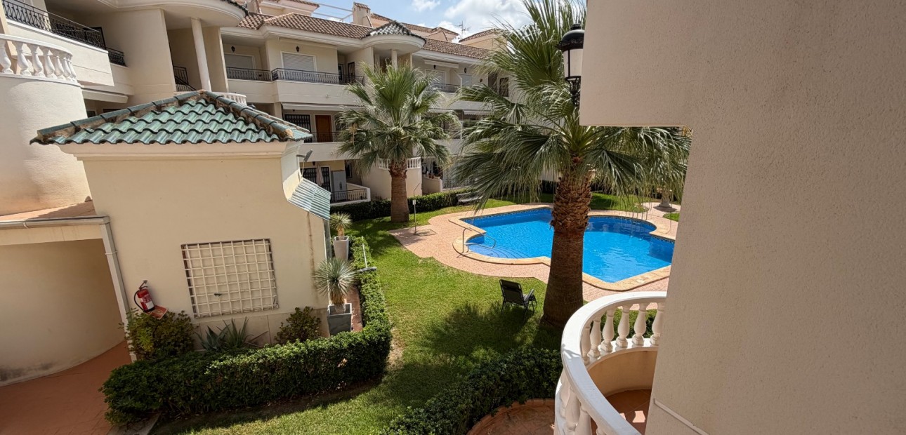Venta - Apartamento / piso -
Jacarilla