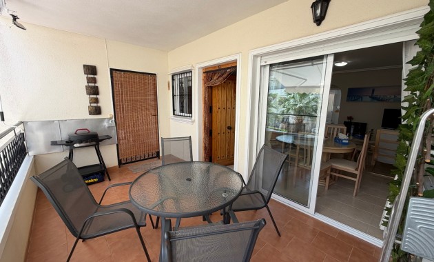 Venta - Apartamento / piso -
Jacarilla
