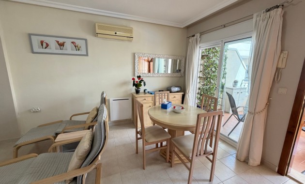 Venta - Apartamento / piso -
Jacarilla