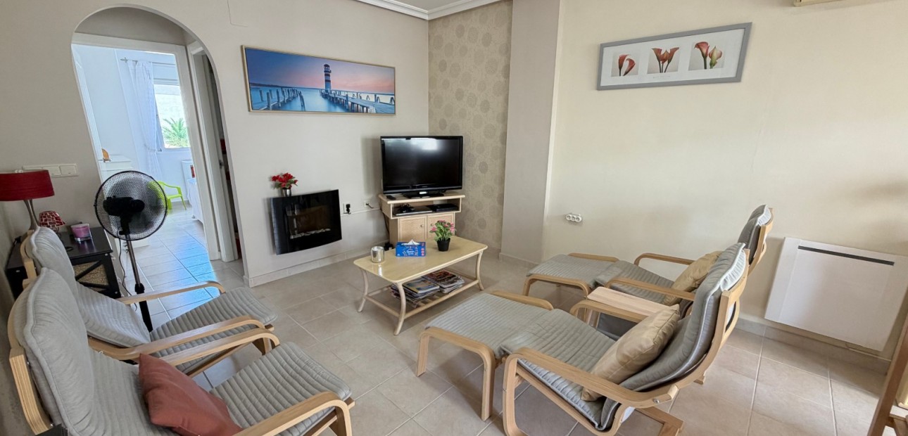 Venta - Apartamento / piso -
Jacarilla