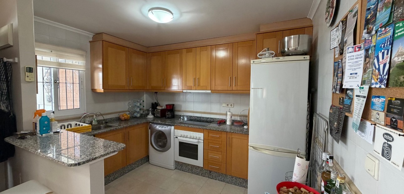 Venta - Apartamento / piso -
Jacarilla