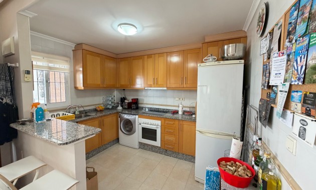 Venta - Apartamento / piso -
Jacarilla