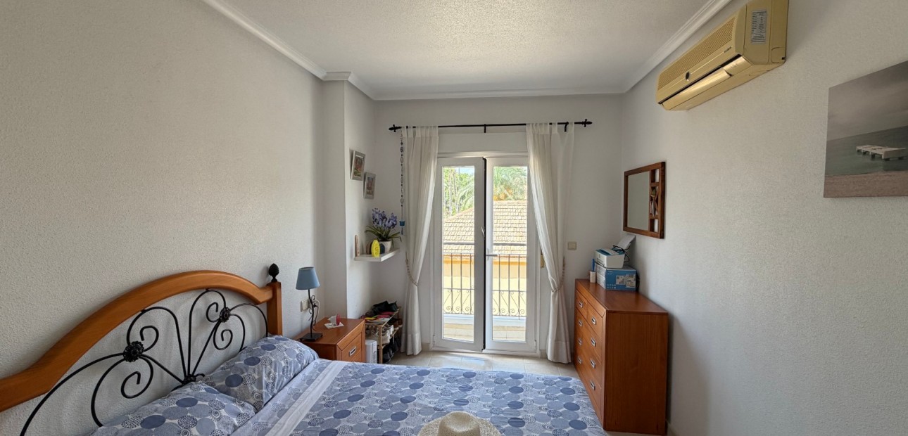 Venta - Apartamento / piso -
Jacarilla