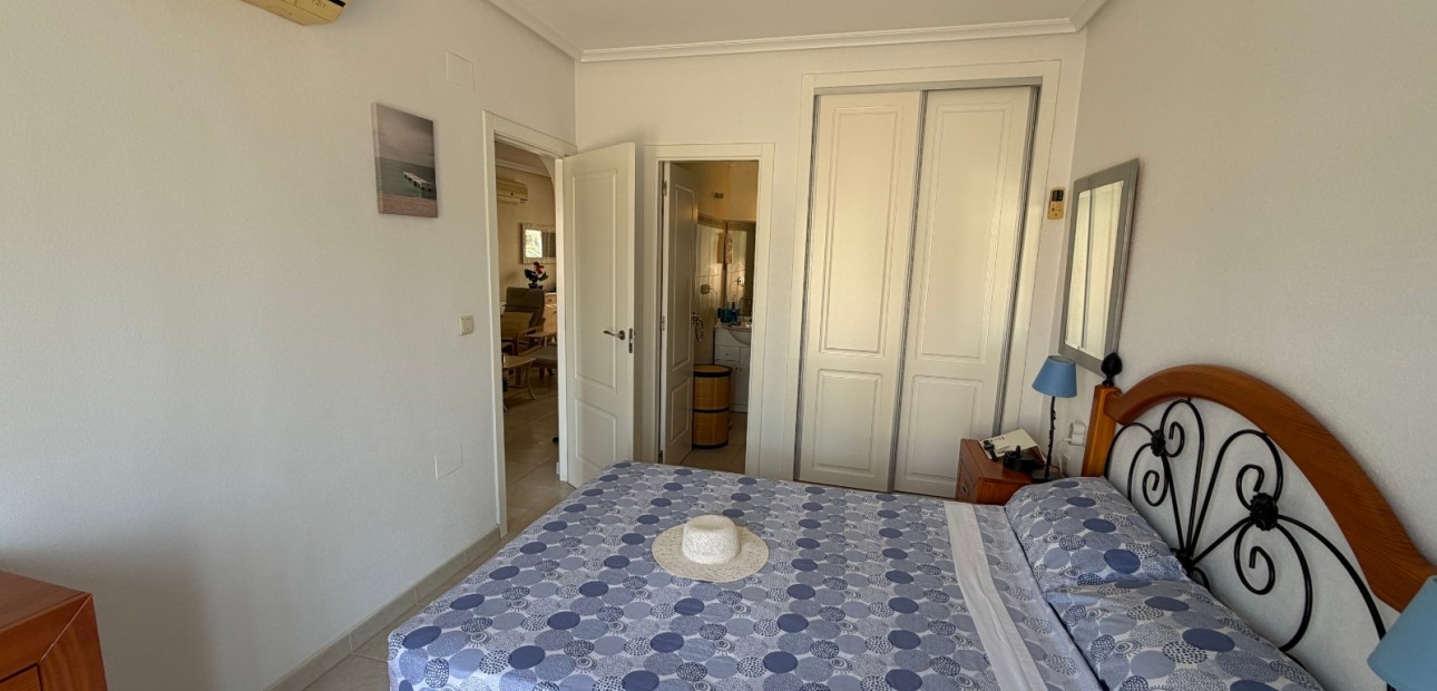 Venta - Apartamento / piso -
Jacarilla