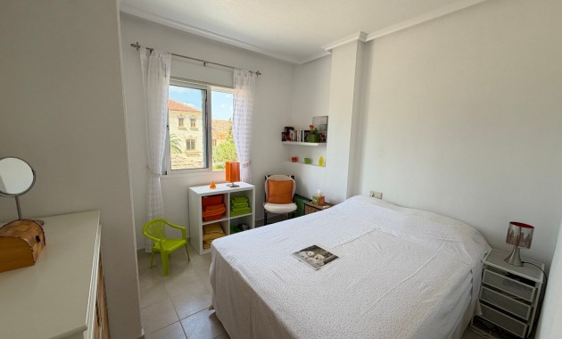 Venta - Apartamento / piso -
Jacarilla