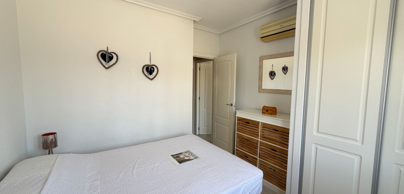 Venta - Apartamento / piso -
Jacarilla