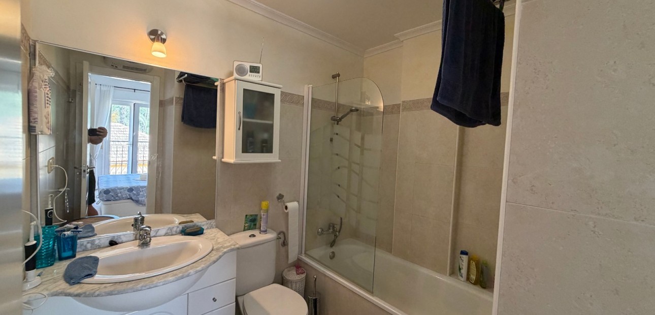Venta - Apartamento / piso -
Jacarilla