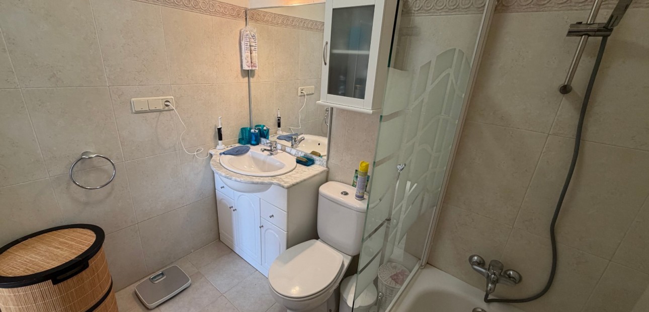 Venta - Apartamento / piso -
Jacarilla