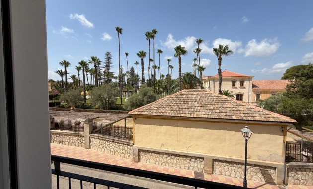 Venta - Apartamento / piso -
Jacarilla