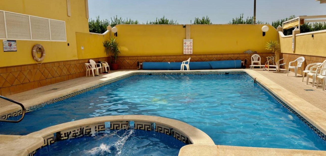Herverkoop - Appartement / flat -
Algorfa