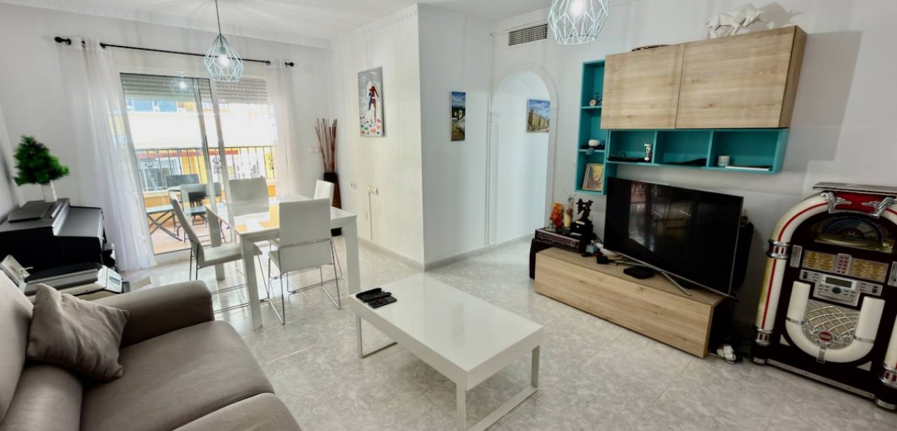 Herverkoop - Appartement / flat -
Algorfa