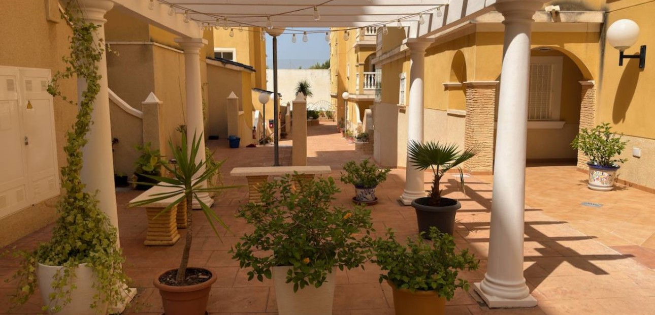 Herverkoop - Appartement / flat -
Algorfa