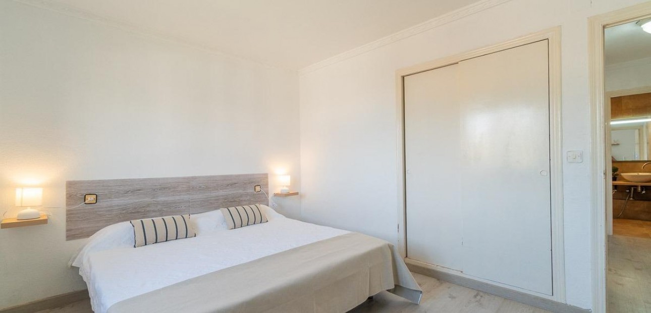 Venta - Apartamento / piso -
Orihuela Costa - Rocio del Mar