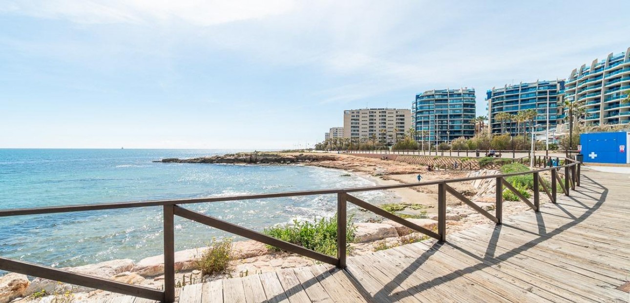 Venta - Apartamento / piso -
Orihuela Costa - Rocio del Mar