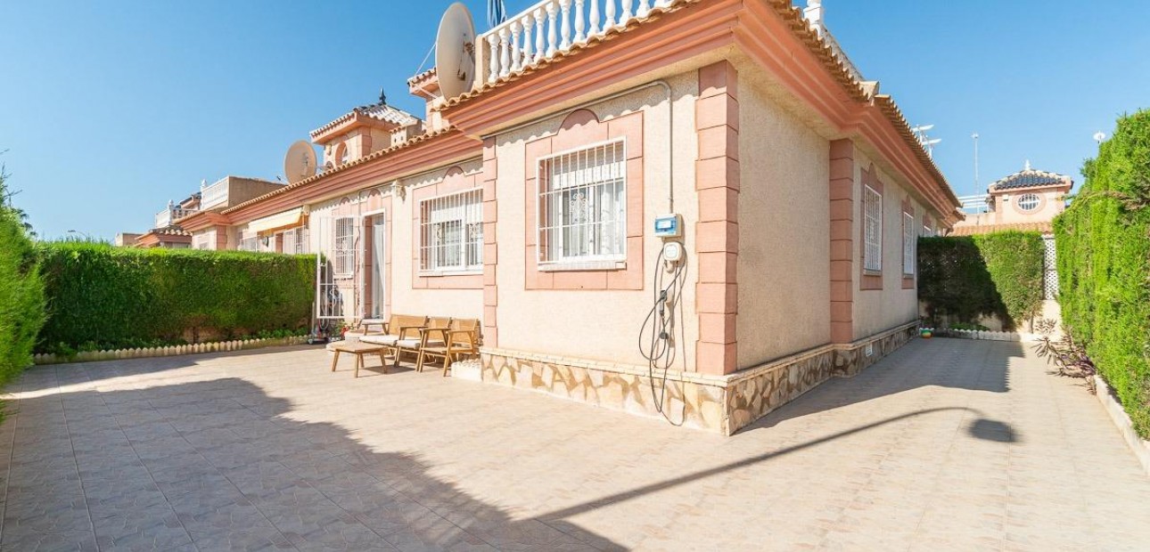 Venta - Villa -
Orihuela Costa - Punta Prima