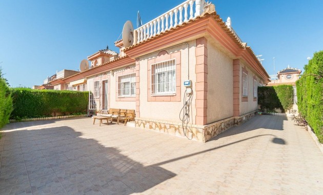 Venta - Villa -
Orihuela Costa - Punta Prima