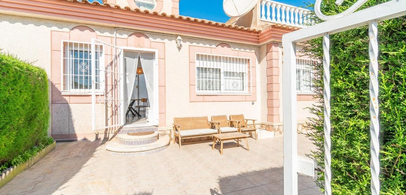 Venta - Villa -
Orihuela Costa - Punta Prima