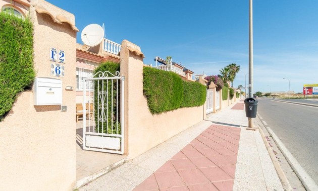 Venta - Villa -
Orihuela Costa - Punta Prima