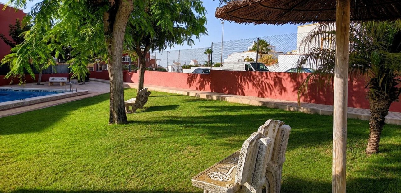 Venta - Bungalow -
Orihuela Costa - Los Altos