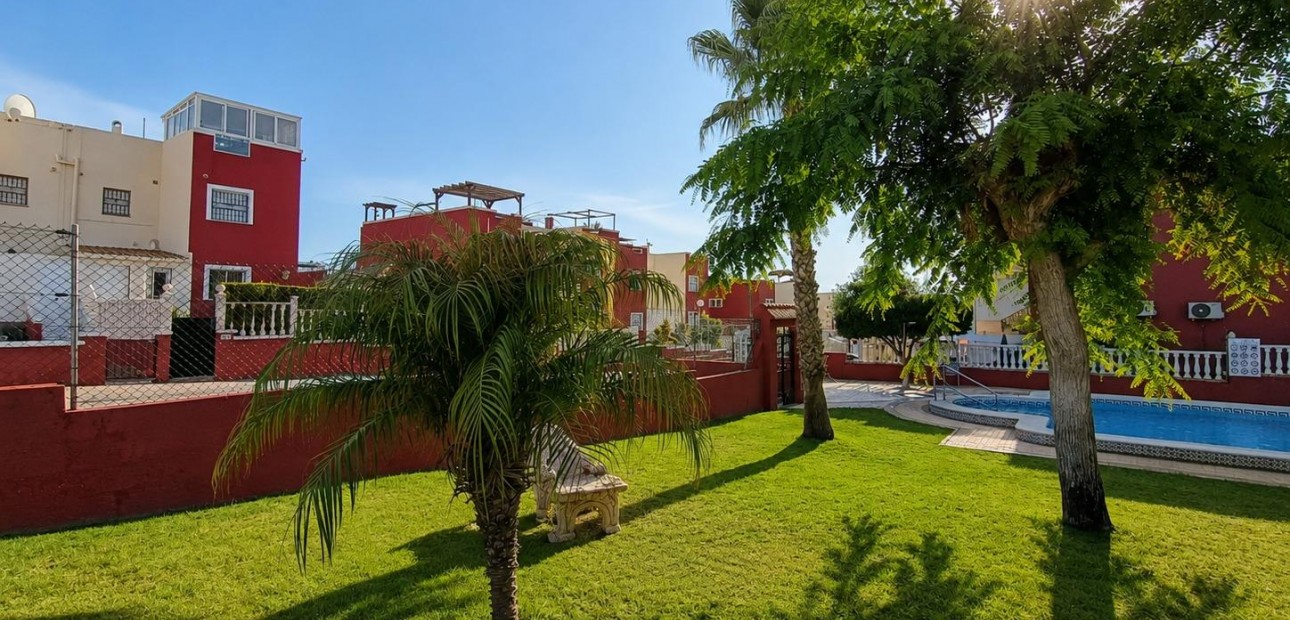 Venta - Bungalow -
Orihuela Costa - Los Altos