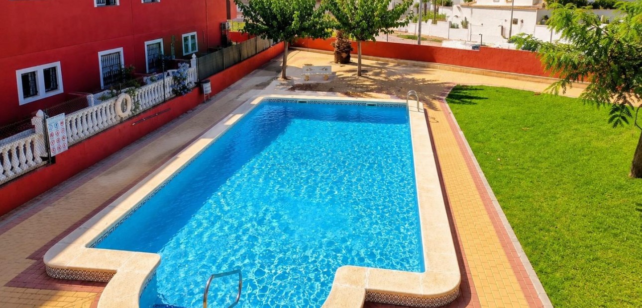 Venta - Bungalow -
Orihuela Costa - Los Altos