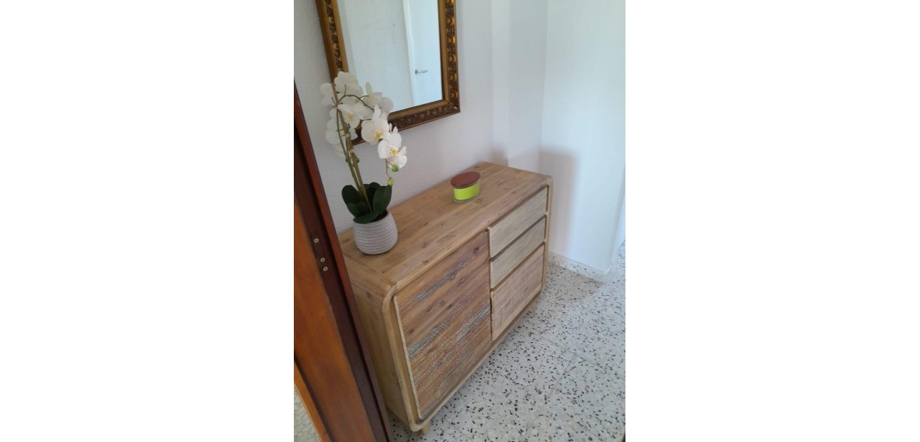 Venta - Apartamento / piso -
Guardamar del Segura - Urbanizaciones