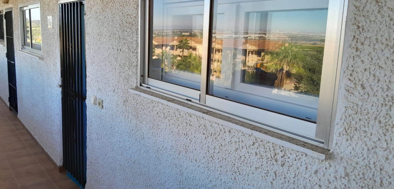 Venta - Apartamento / piso -
Guardamar del Segura - Urbanizaciones