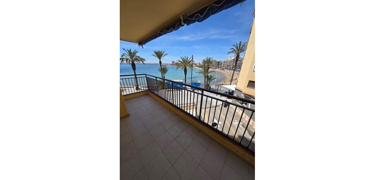 Venta - Apartamento / piso -
Torrevieja - Playa del cura