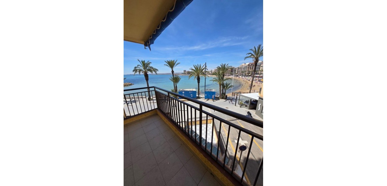 Venta - Apartamento / piso -
Torrevieja - Playa del cura
