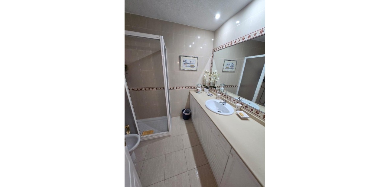 Venta - Apartamento / piso -
Torrevieja - Playa del cura